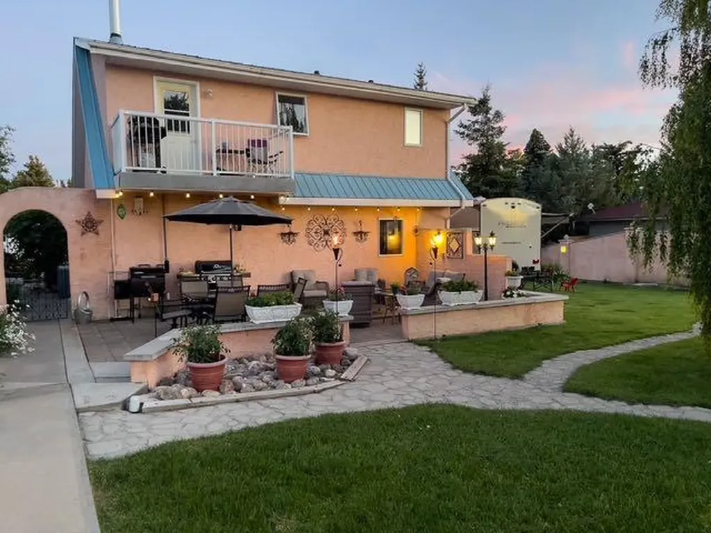 329 2 Avenue NE Milk River AB T0K 1M0