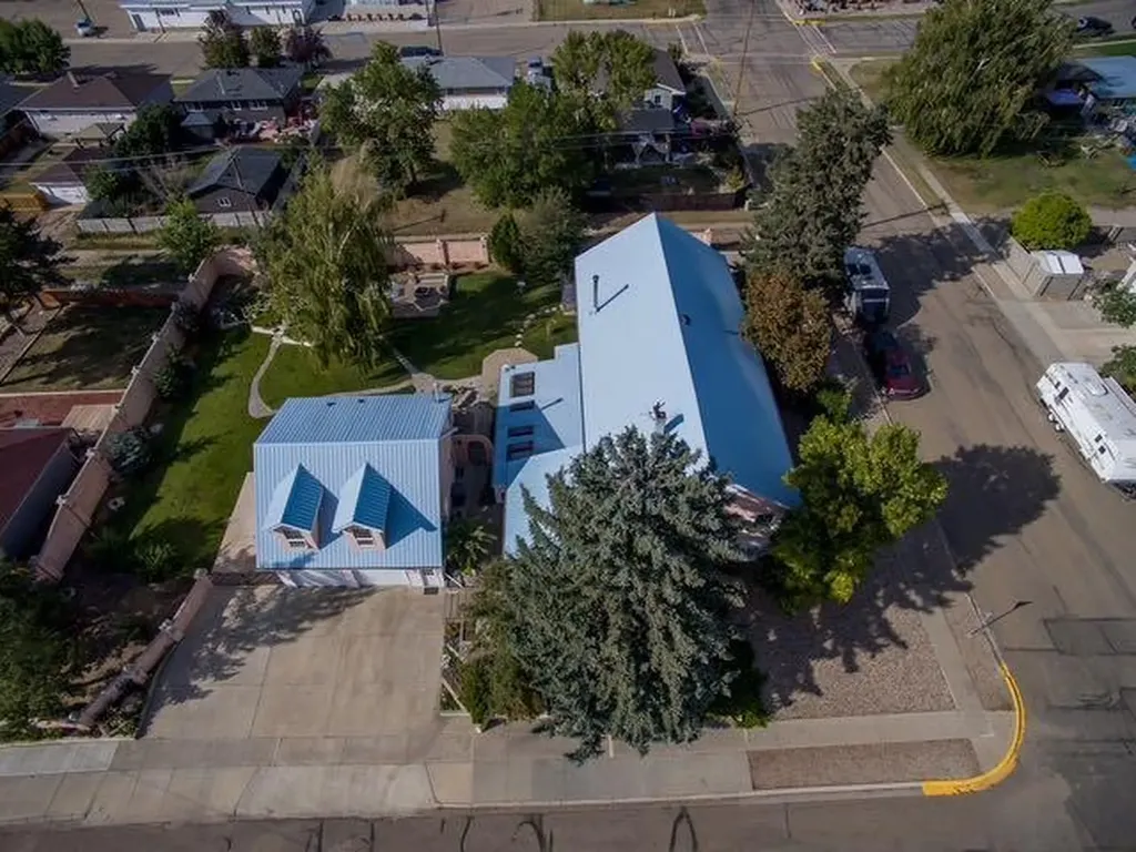 329 2 Avenue NE Milk River AB T0K 1M0