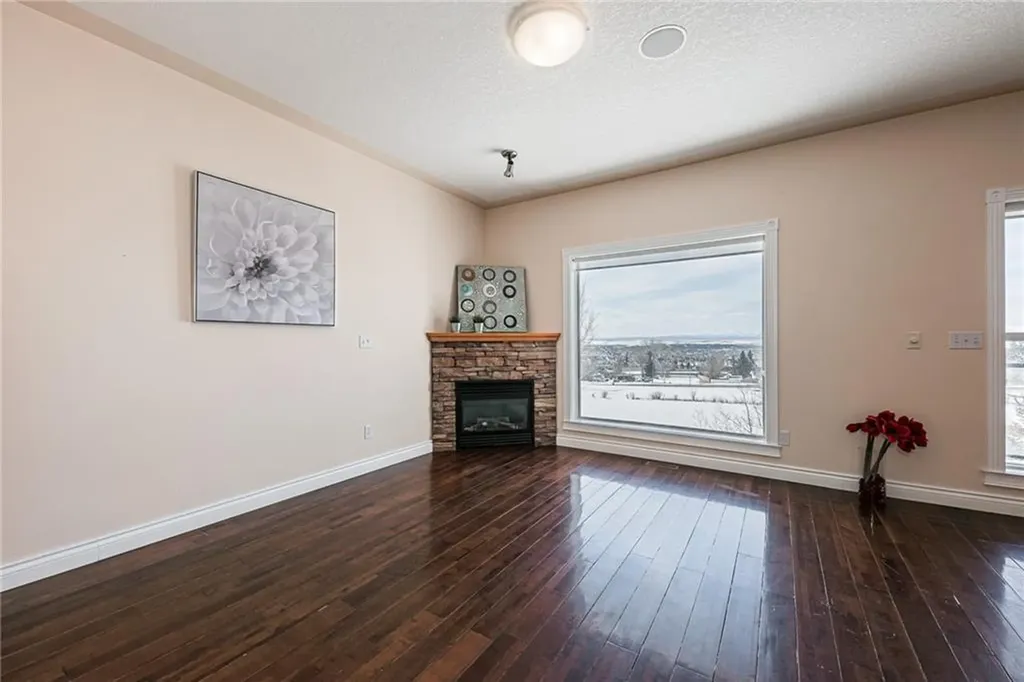 144 Rocky Vista Terrace NW Calgary AB T3G 5G7