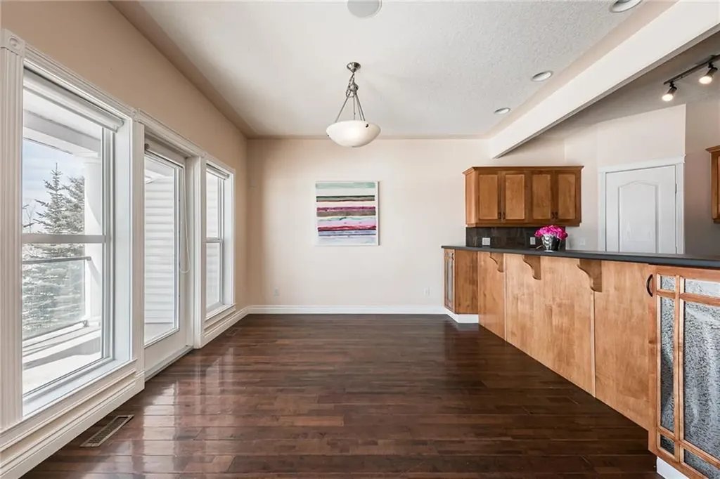 144 Rocky Vista Terrace NW Calgary AB T3G 5G7