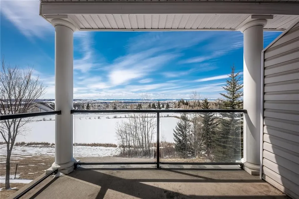 144 Rocky Vista Terrace NW Calgary AB T3G 5G7