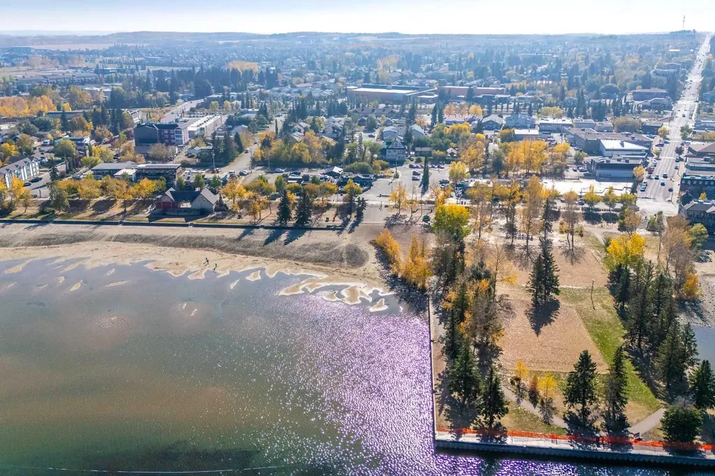 7 Gray Close Sylvan Lake AB T4S 0W4