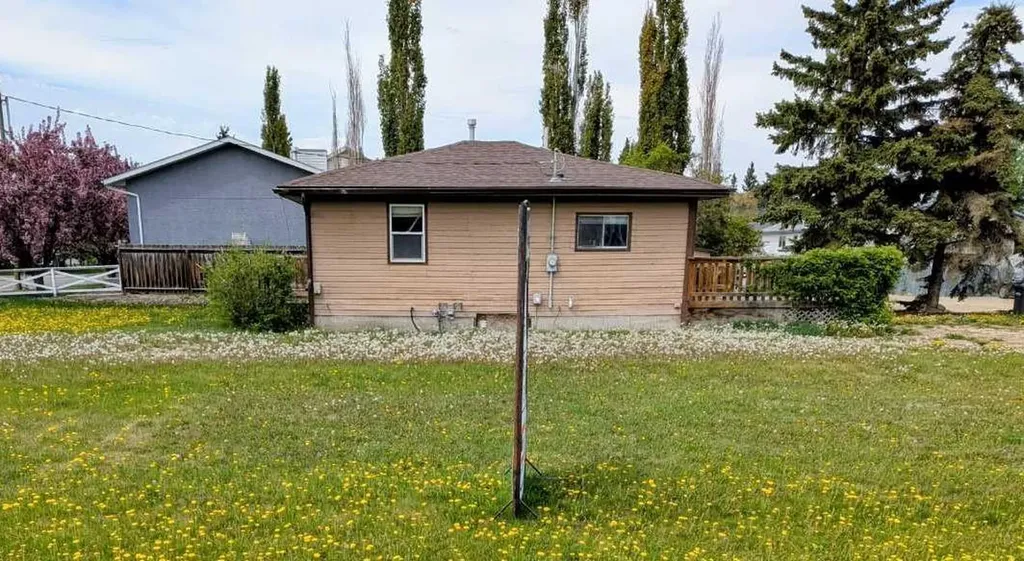 4709 46 Street Sylvan Lake AB T4S 1G6