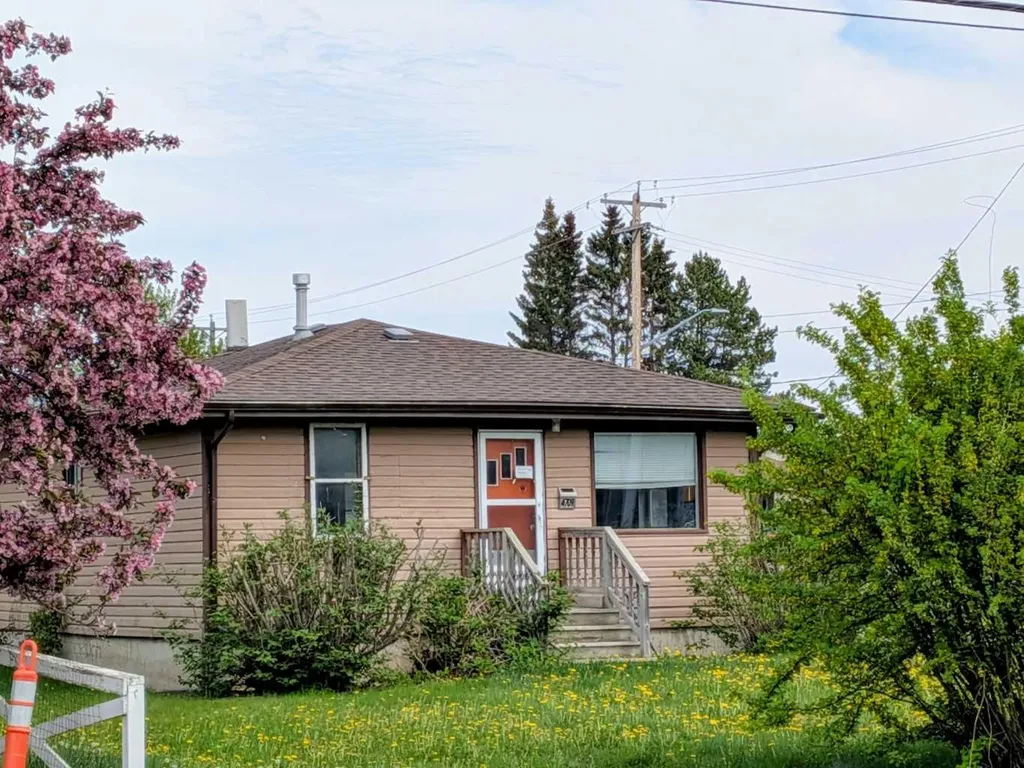 4709 46 Street Sylvan Lake AB T4S 1G6