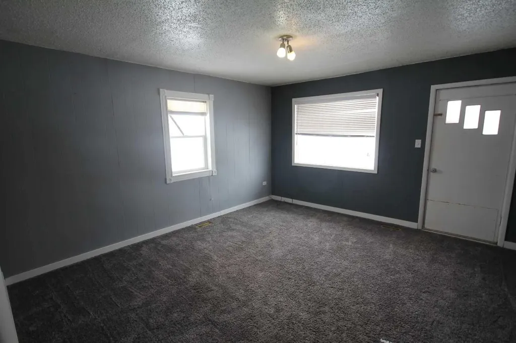4709 46 Street Sylvan Lake AB T4S 1G6
