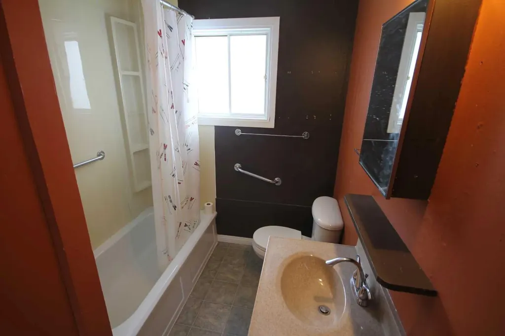4709 46 Street Sylvan Lake AB T4S 1G6