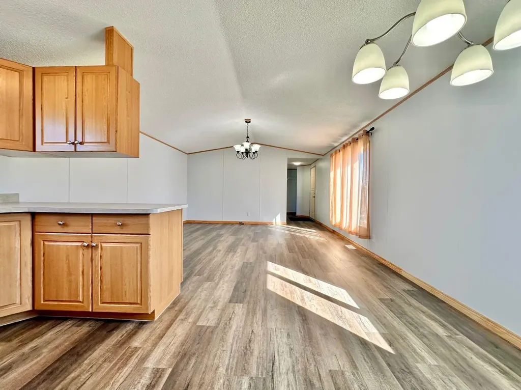 318-349 Railway Avenue Duchess AB T0J 0Z0