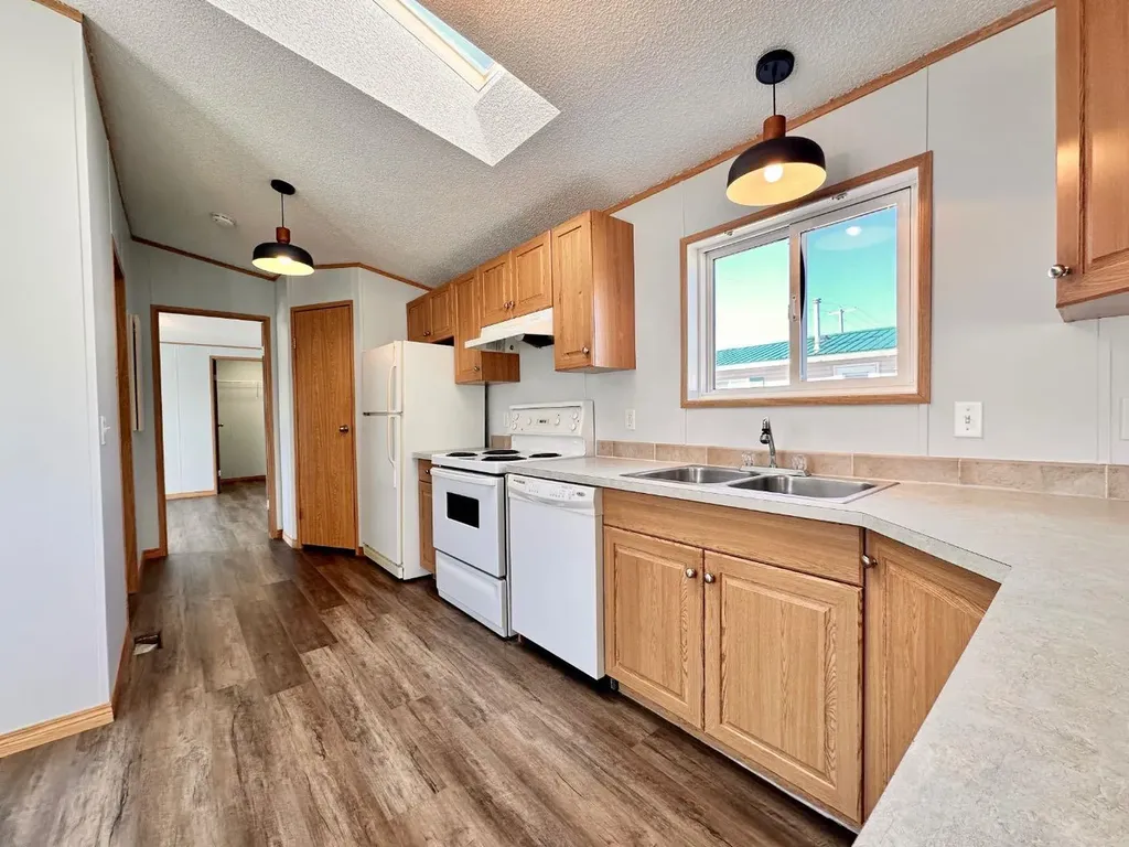 318-349 Railway Avenue Duchess AB T0J 0Z0