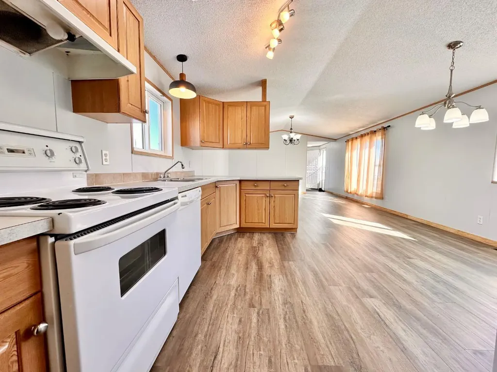 318-349 Railway Avenue Duchess AB T0J 0Z0