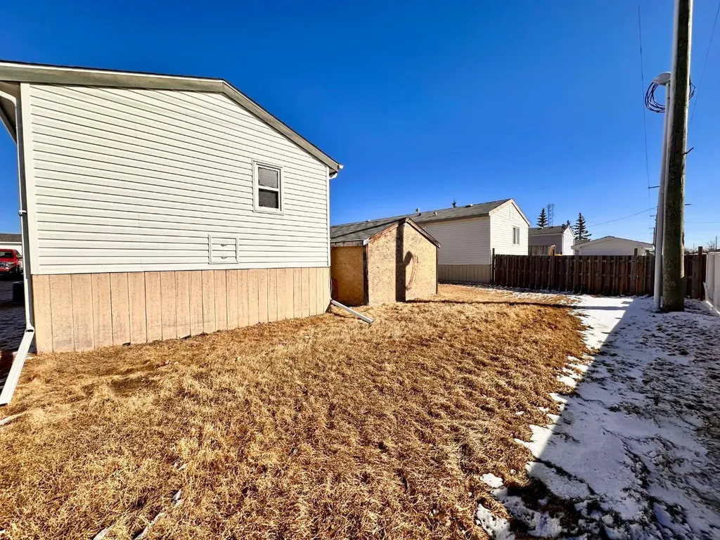 318-349 Railway Avenue Duchess AB T0J 0Z0