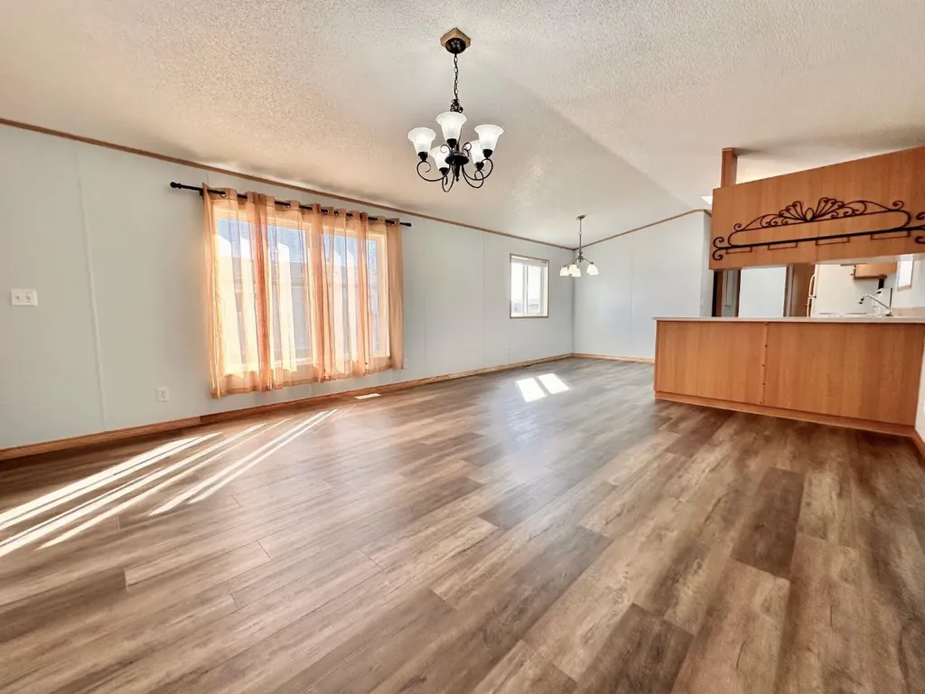318-349 Railway Avenue Duchess AB T0J 0Z0