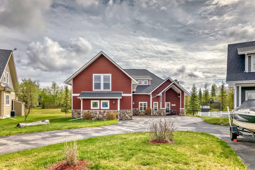 559 Summer Crescent Rural Ponoka County AB T0C 2J0
