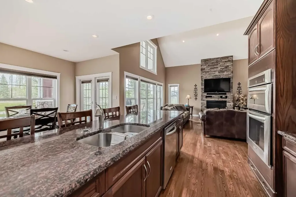 559 Summer Crescent Rural Ponoka County AB T0C 2J0