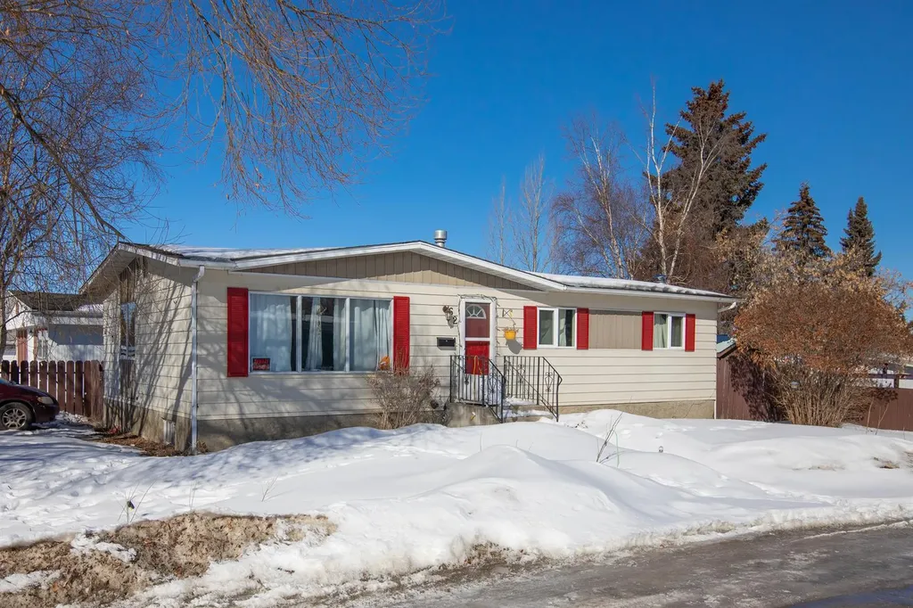 62 Parkland Drive Sylvan Lake AB T4S 1J2