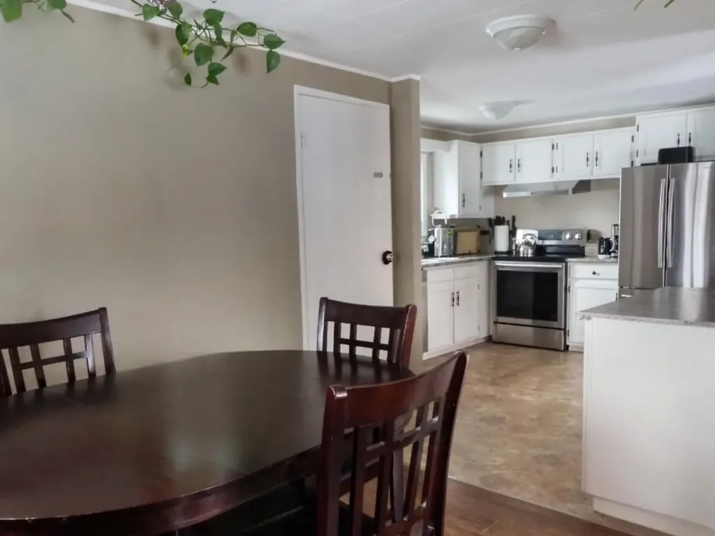 62 Parkland Drive Sylvan Lake AB T4S 1J2