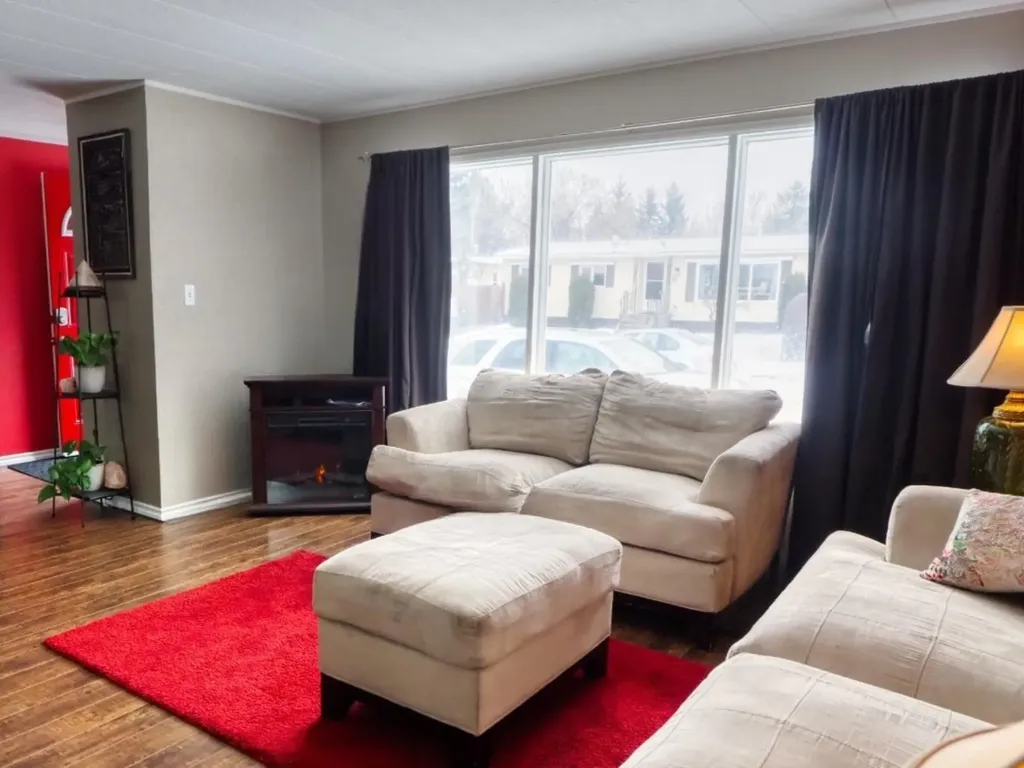 62 Parkland Drive Sylvan Lake AB T4S 1J2