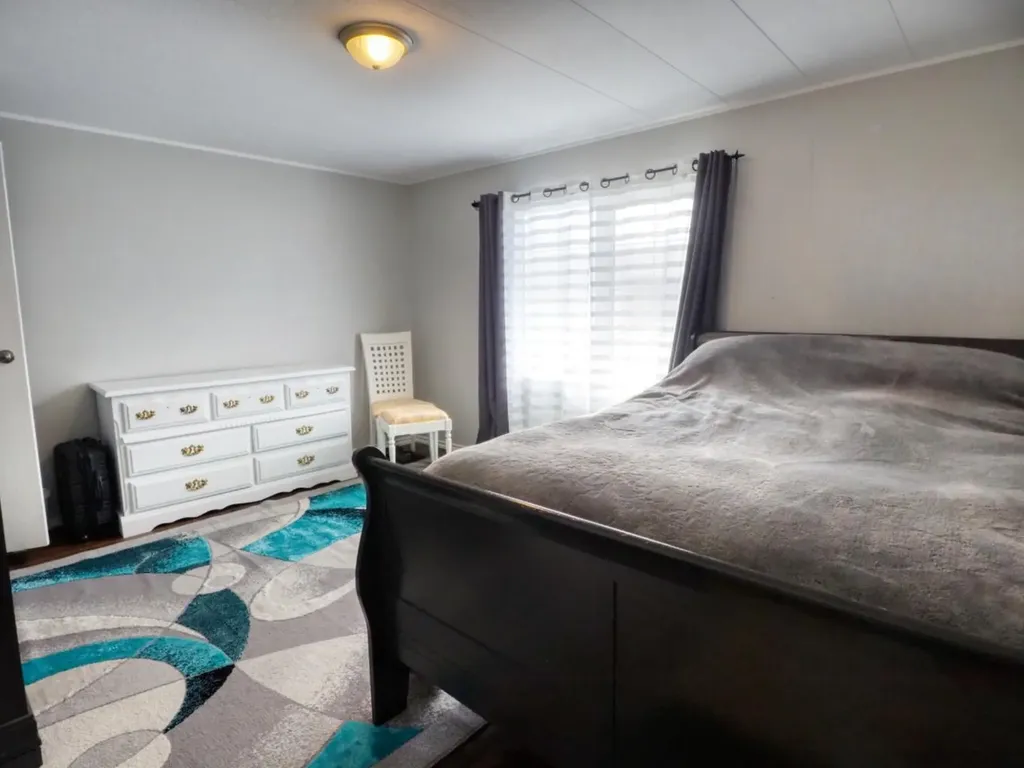 62 Parkland Drive Sylvan Lake AB T4S 1J2