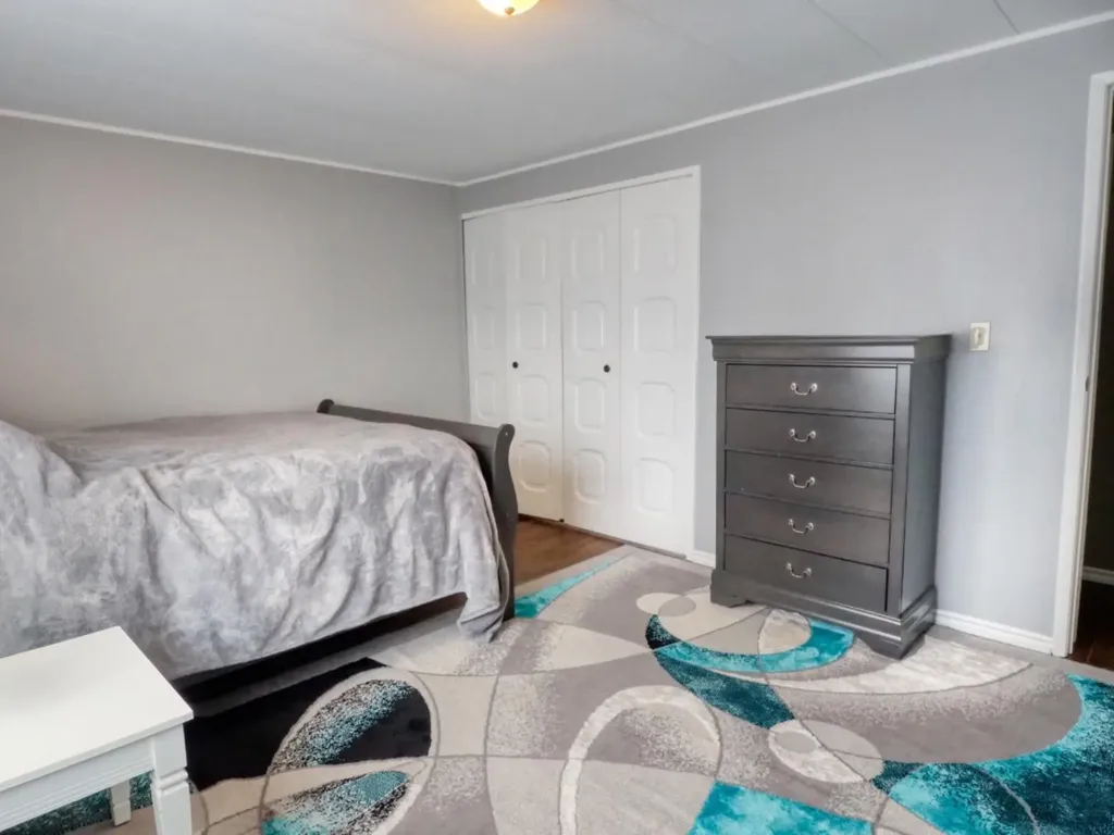 62 Parkland Drive Sylvan Lake AB T4S 1J2