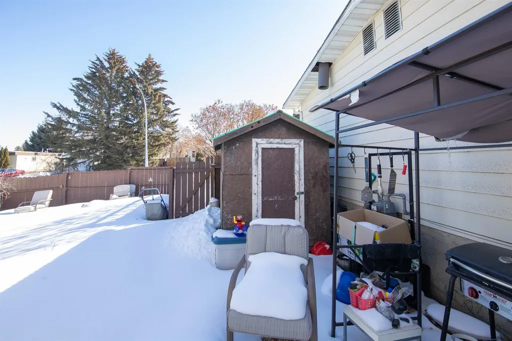 62 Parkland Drive Sylvan Lake AB T4S 1J2