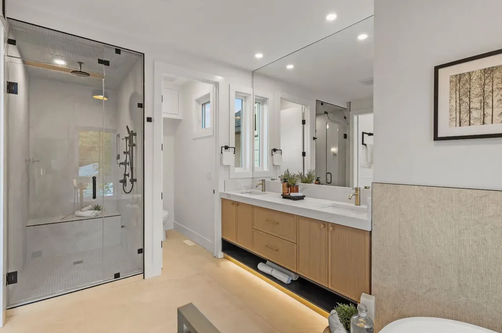 2823 30 Street SW Calgary AB T3E 2M4