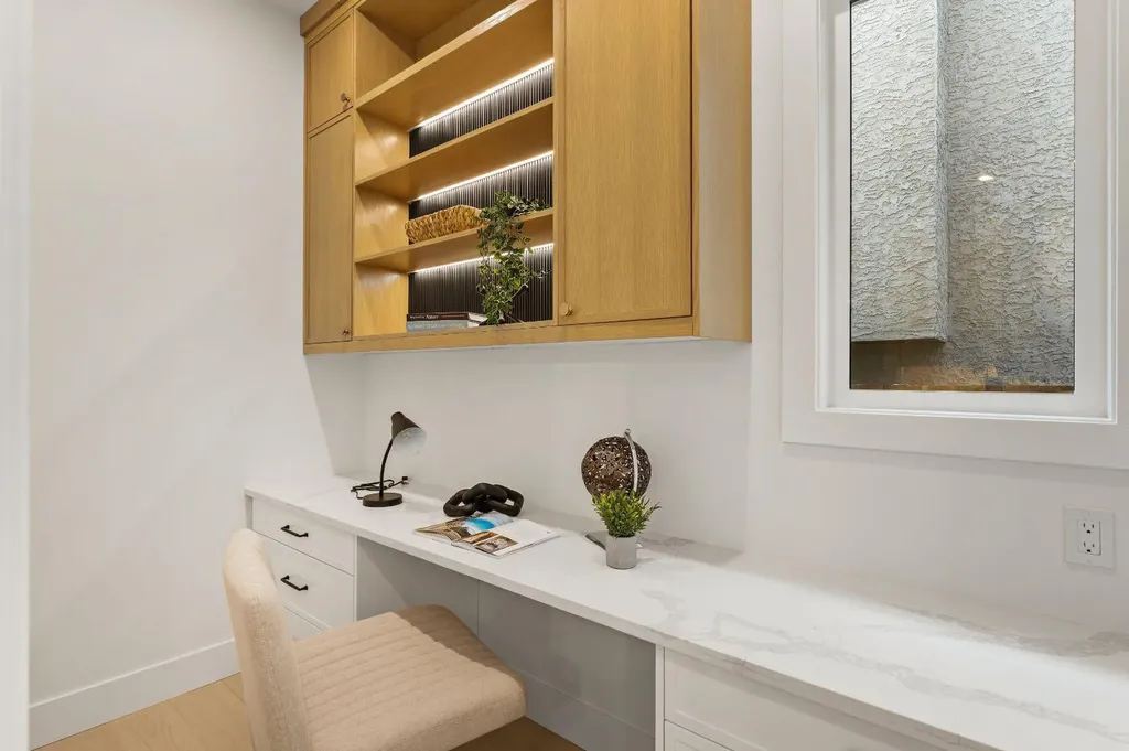 2823 30 Street SW Calgary AB T3E 2M4