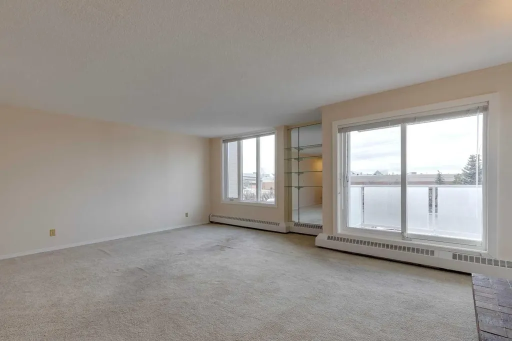 3737 42 Street NW Calgary AB T3A 2M8