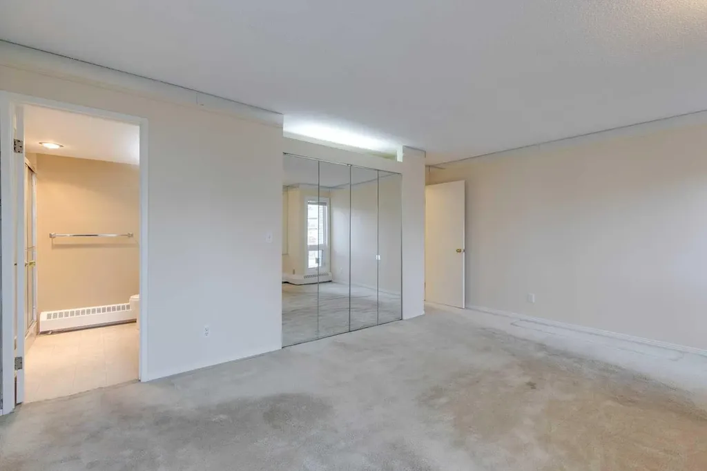 3737 42 Street NW Calgary AB T3A 2M8