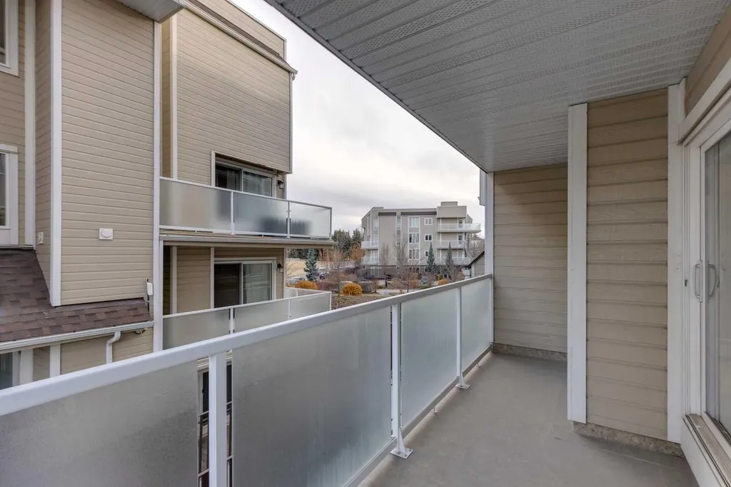 3737 42 Street NW Calgary AB T3A 2M8