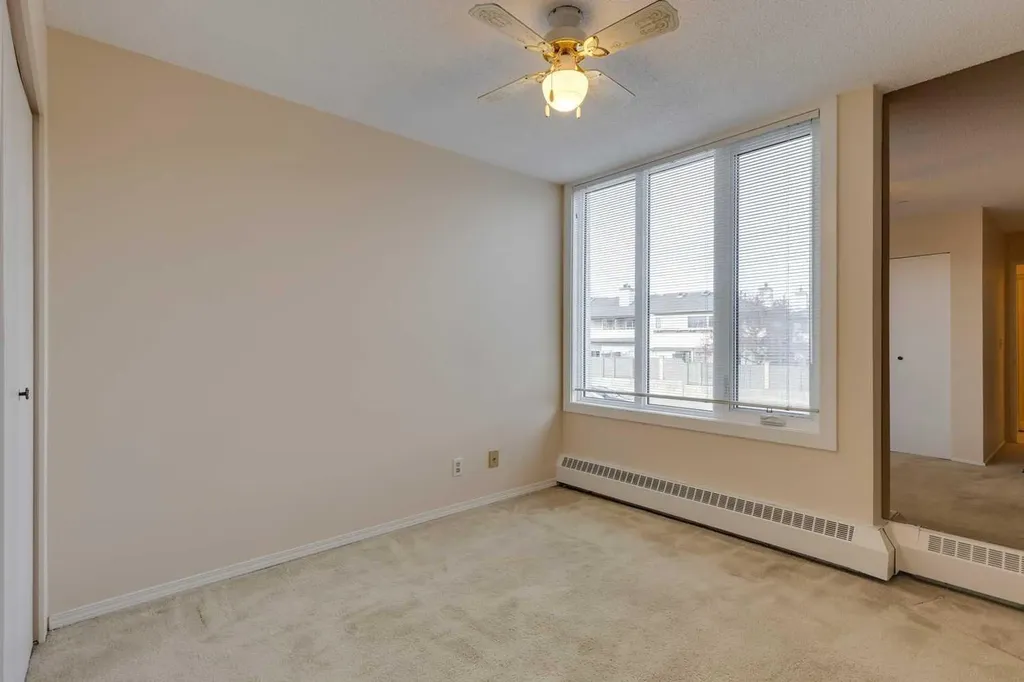 3737 42 Street NW Calgary AB T3A 2M8