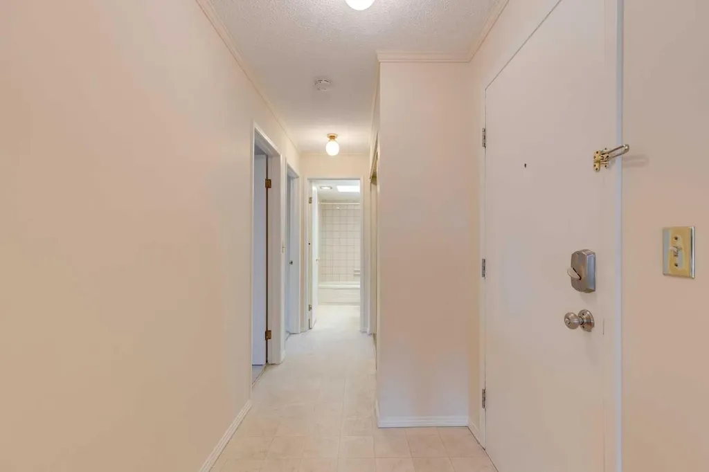 3737 42 Street NW Calgary AB T3A 2M8
