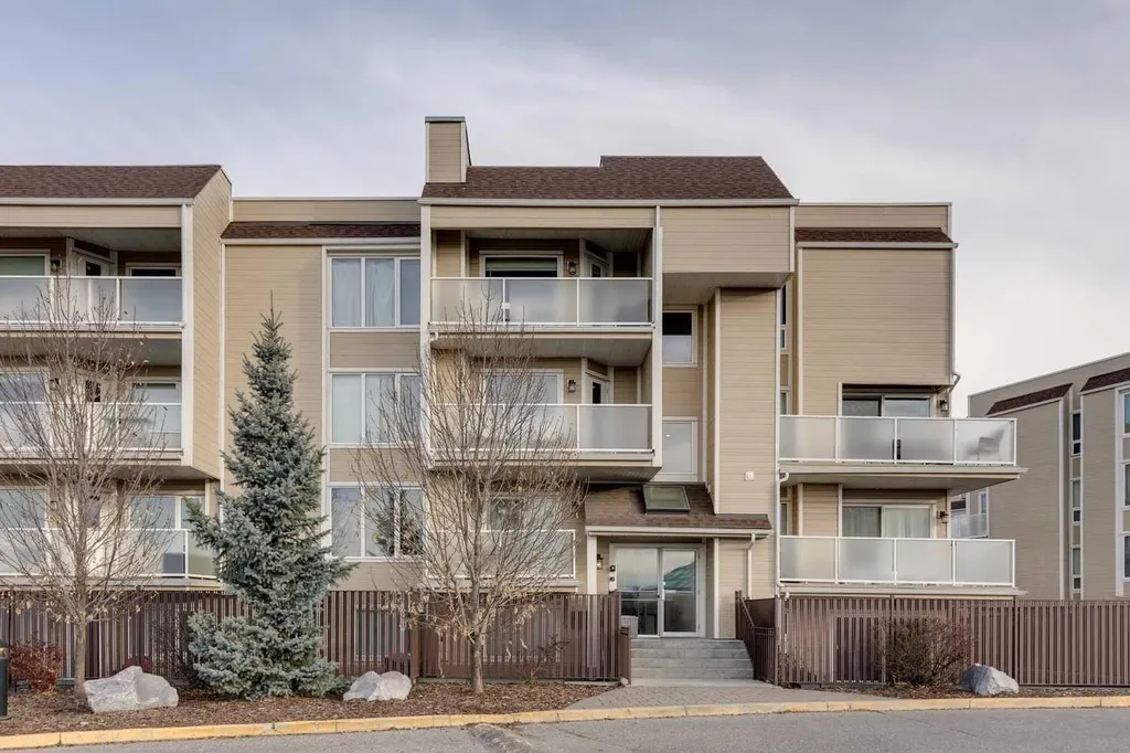 3737 42 Street NW Calgary AB T3A 2M8