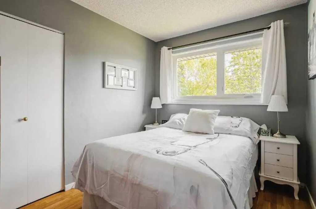 1509 38 Street SE Calgary AB T2A 1G7