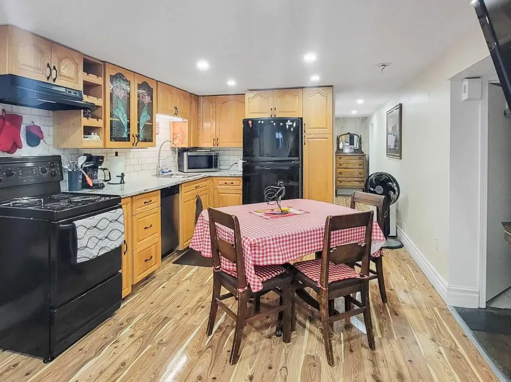 1509 38 Street SE Calgary AB T2A 1G7