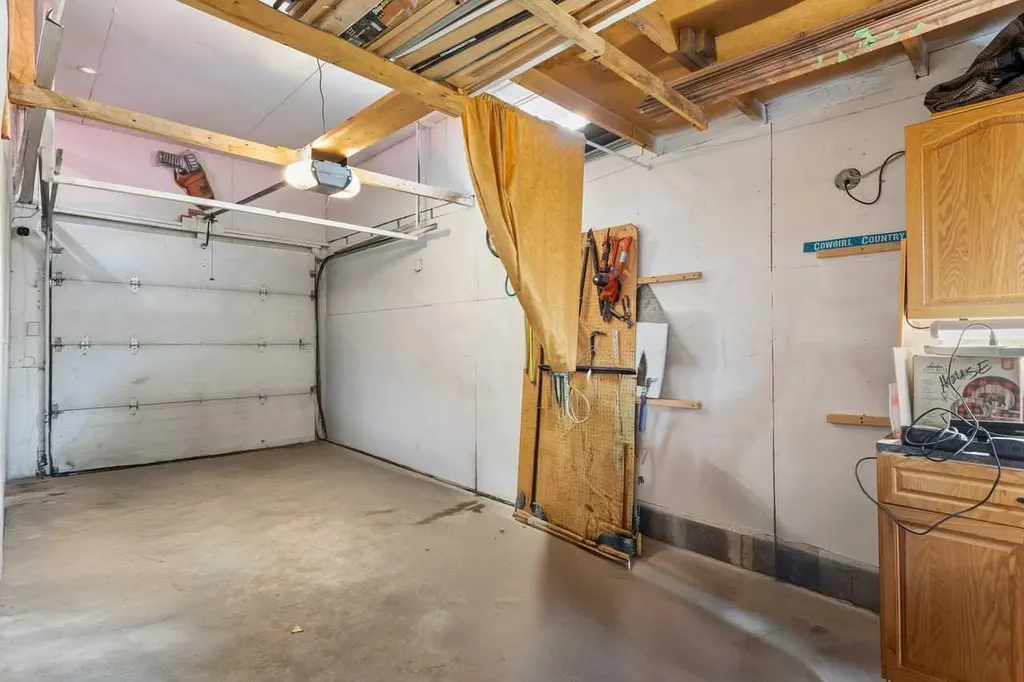1509 38 Street SE Calgary AB T2A 1G7
