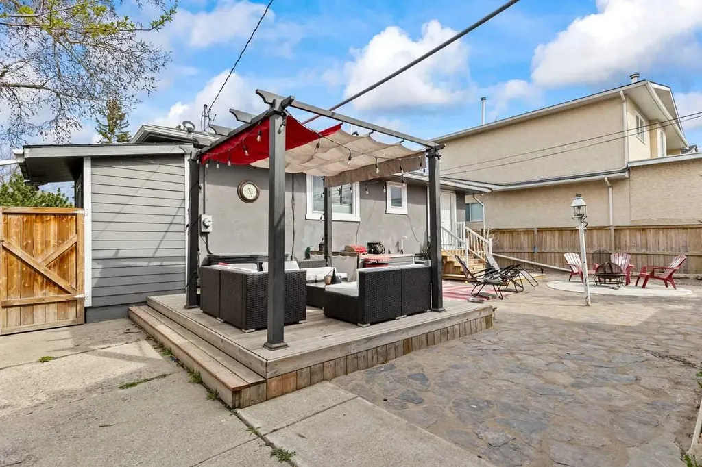 1509 38 Street SE Calgary AB T2A 1G7