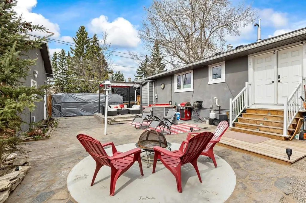 1509 38 Street SE Calgary AB T2A 1G7