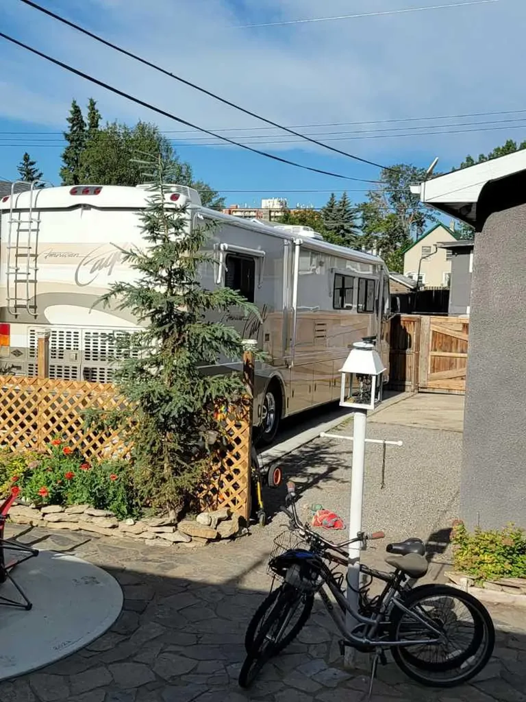 1509 38 Street SE Calgary AB T2A 1G7