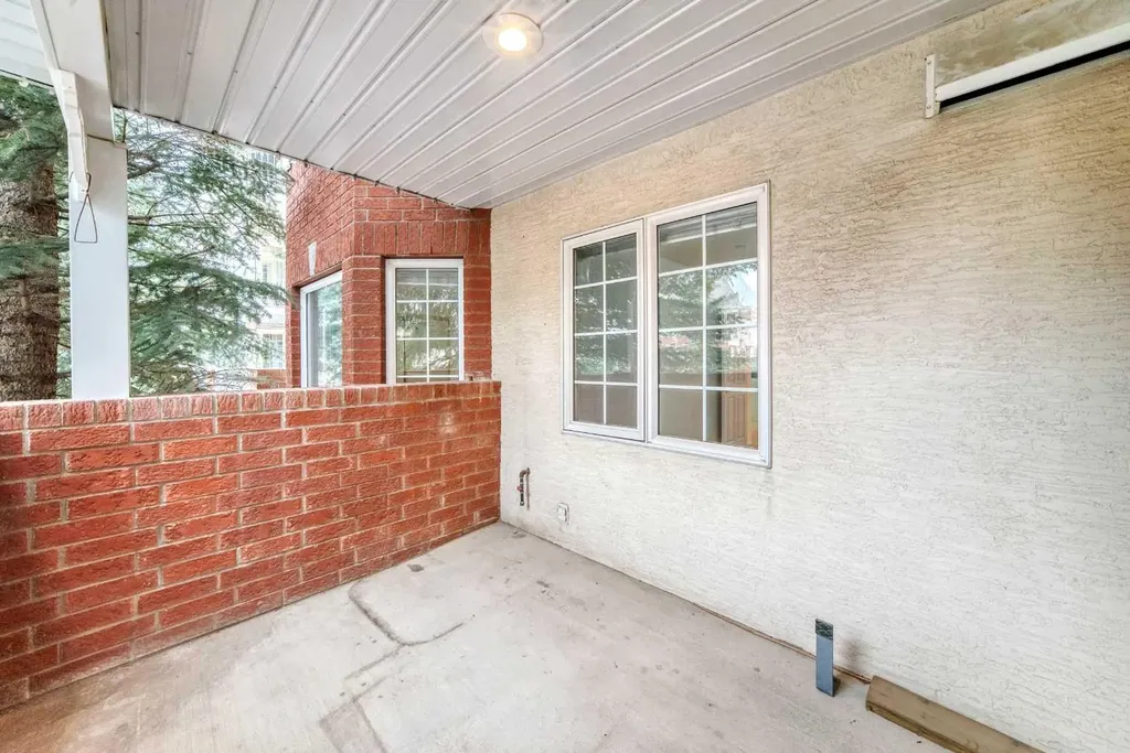 3202 Sienna Park Green SW Calgary AB T3H3N7