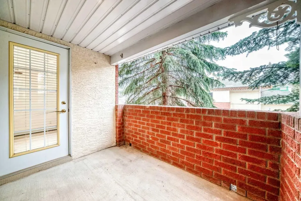 3202 Sienna Park Green SW Calgary AB T3H3N7