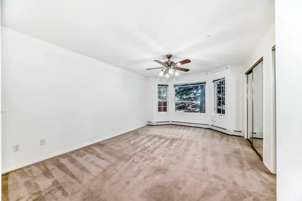 3202 Sienna Park Green SW Calgary AB T3H3N7