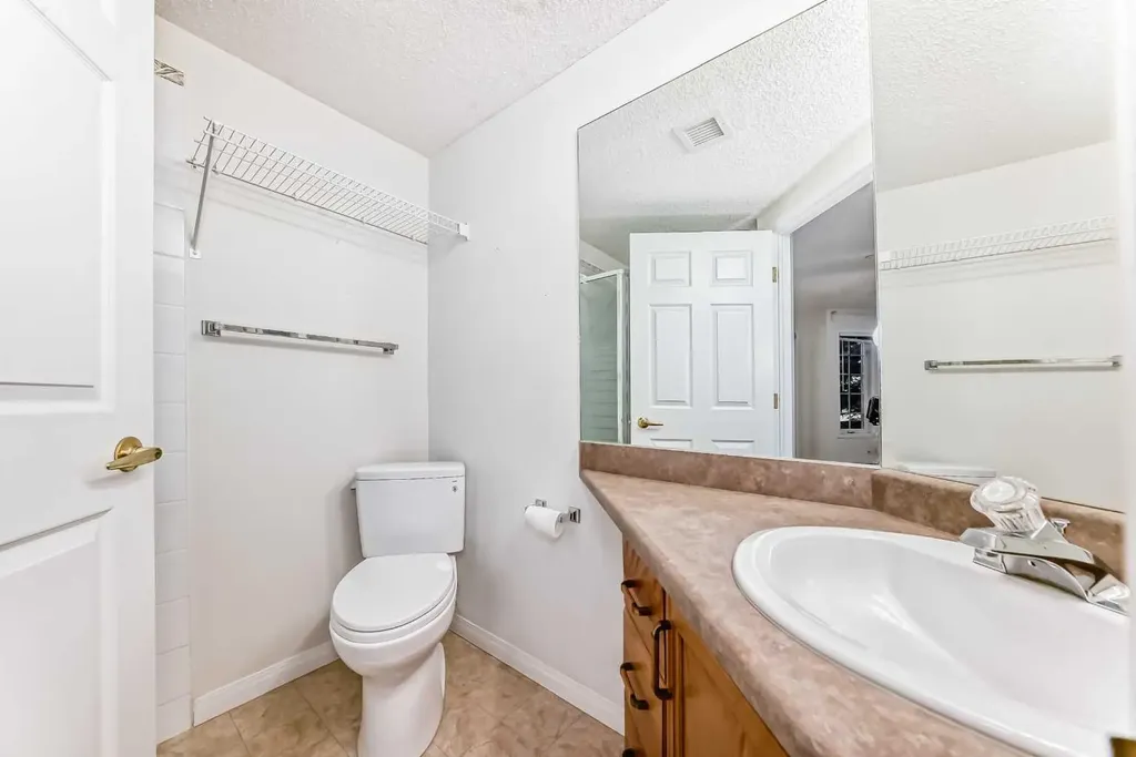 3202 Sienna Park Green SW Calgary AB T3H3N7