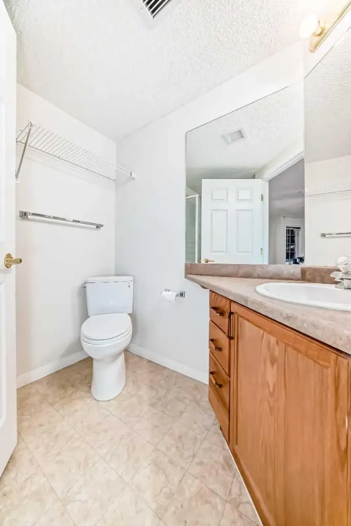 3202 Sienna Park Green SW Calgary AB T3H3N7