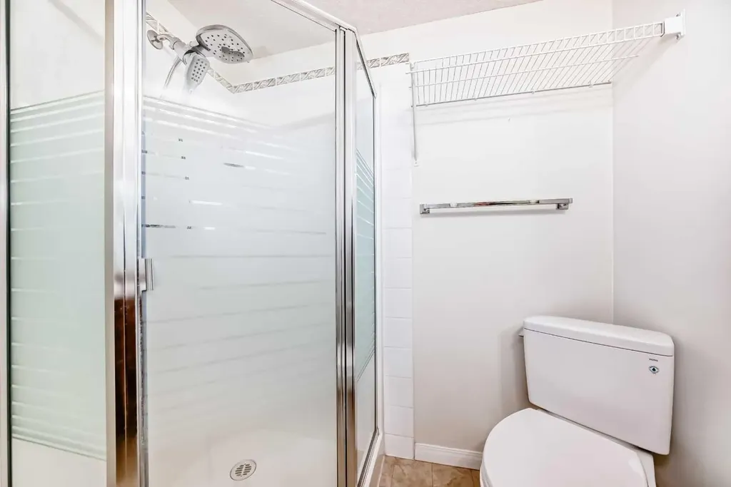 3202 Sienna Park Green SW Calgary AB T3H3N7