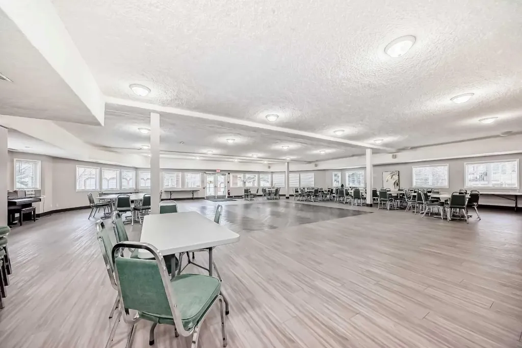 3202 Sienna Park Green SW Calgary AB T3H3N7