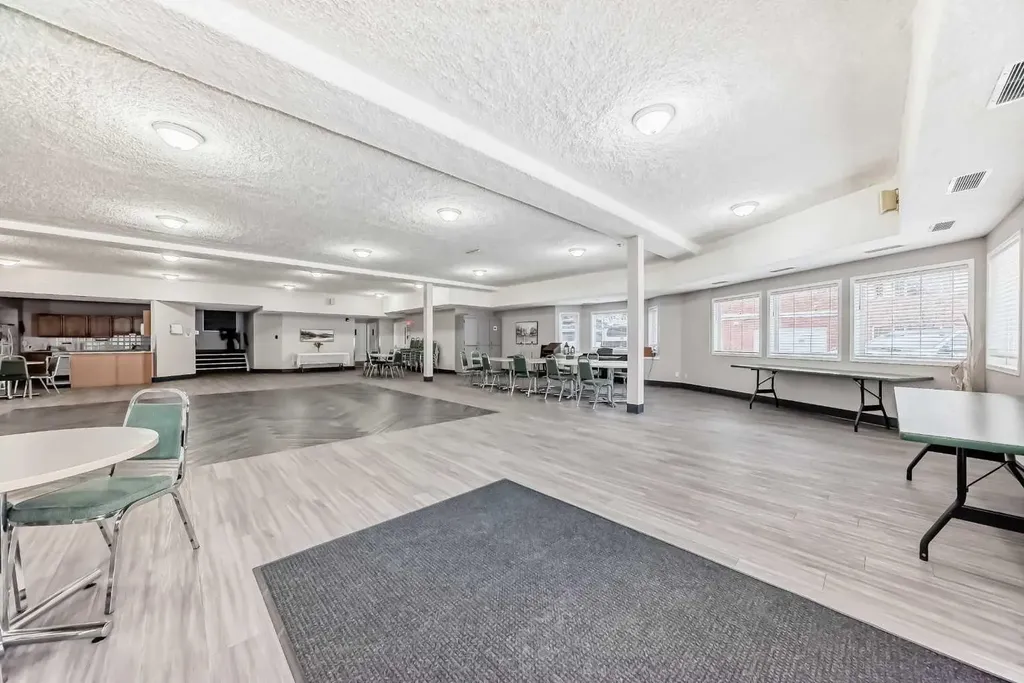 3202 Sienna Park Green SW Calgary AB T3H3N7