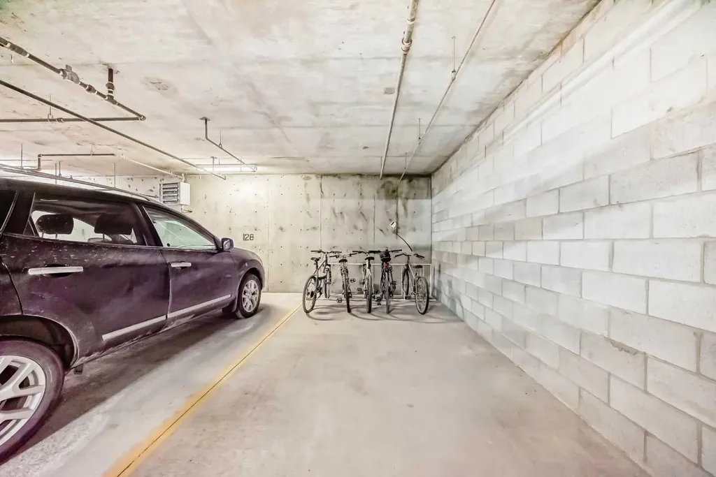 3202 Sienna Park Green SW Calgary AB T3H3N7