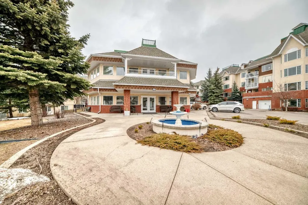 3202 Sienna Park Green SW Calgary AB T3H3N7