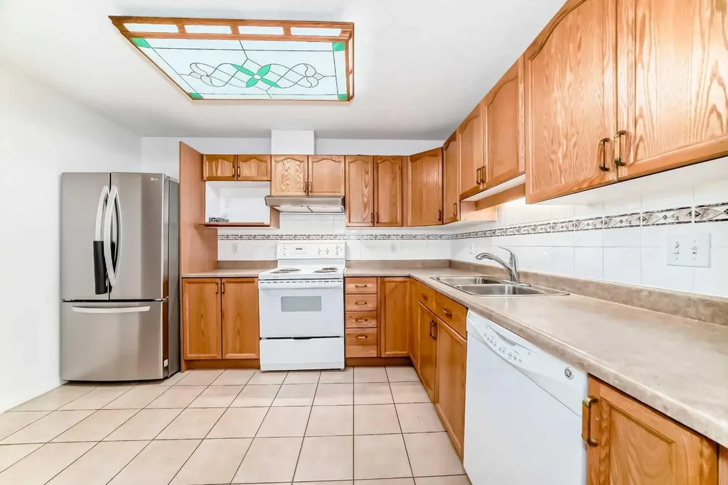3202 Sienna Park Green SW Calgary AB T3H3N7