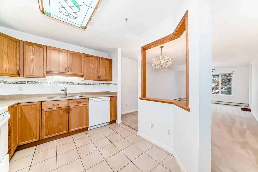 3202 Sienna Park Green SW Calgary AB T3H3N7