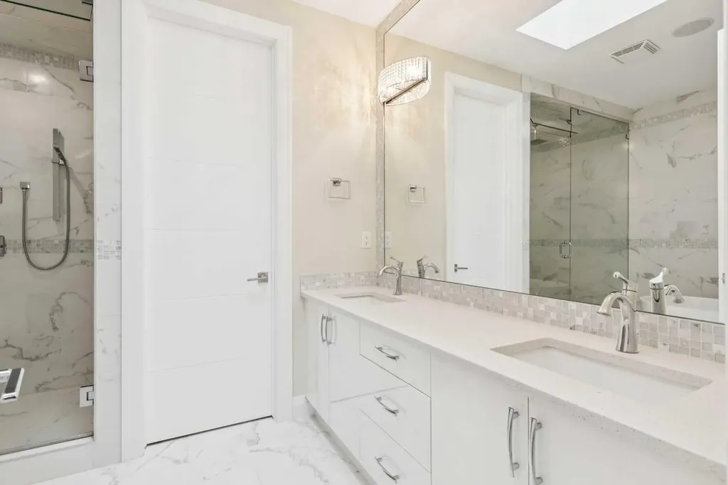 3036 28 Street SW Calgary AB T3E 2J5
